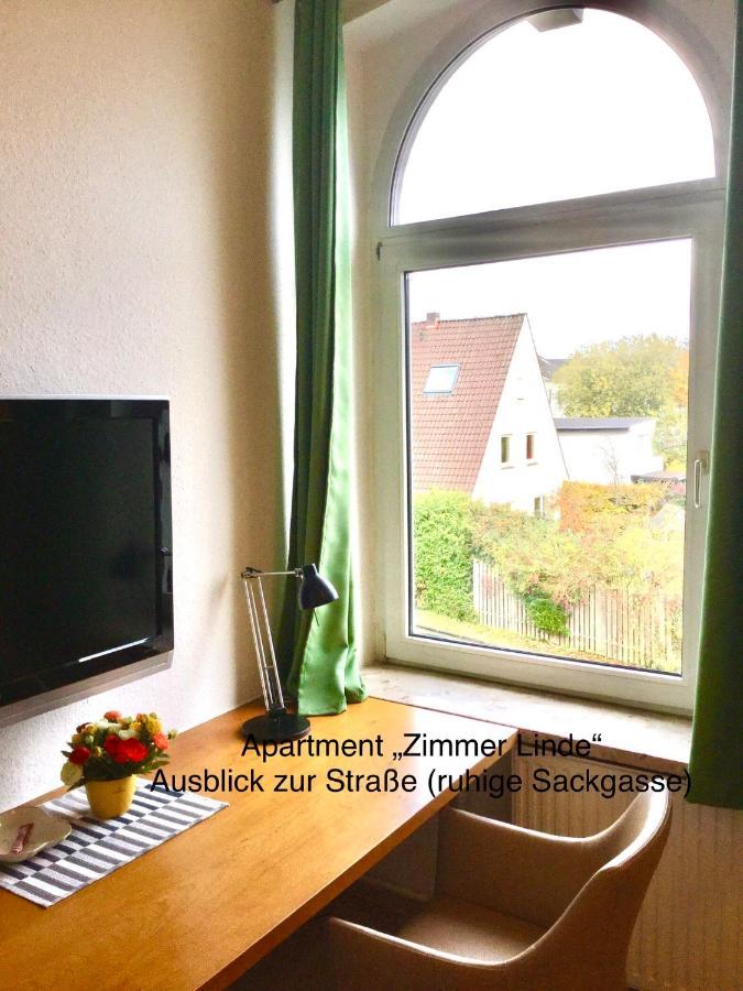 Ferienhaus Us lütt Hus und das Zimmer Linde im Haupthaus Oldenburg Exterior foto
