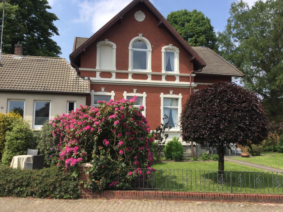 Ferienhaus Us lütt Hus und das Zimmer Linde im Haupthaus Oldenburg Exterior foto