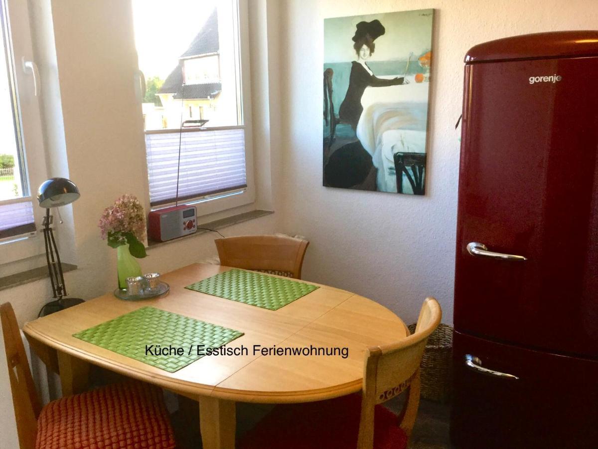 Ferienhaus Us lütt Hus und das Zimmer Linde im Haupthaus Oldenburg Exterior foto