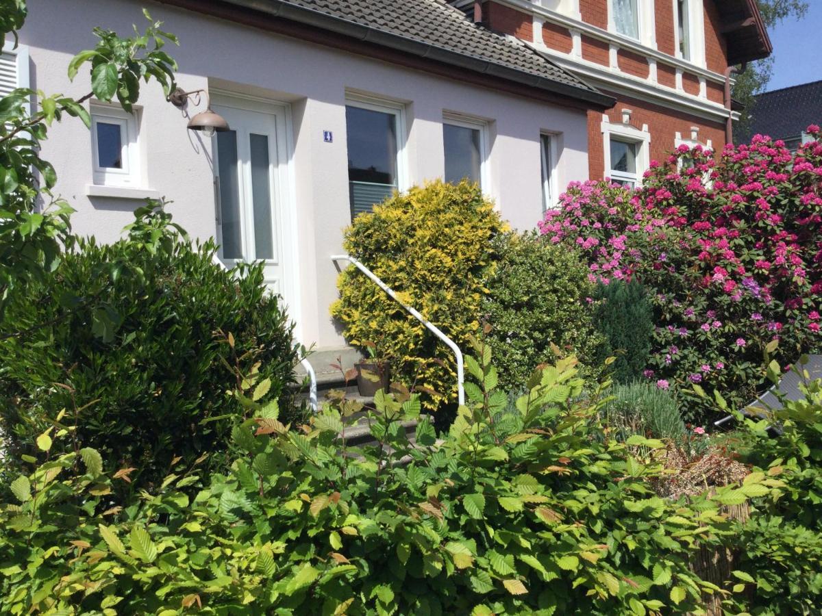Ferienhaus Us lütt Hus und das Zimmer Linde im Haupthaus Oldenburg Exterior foto