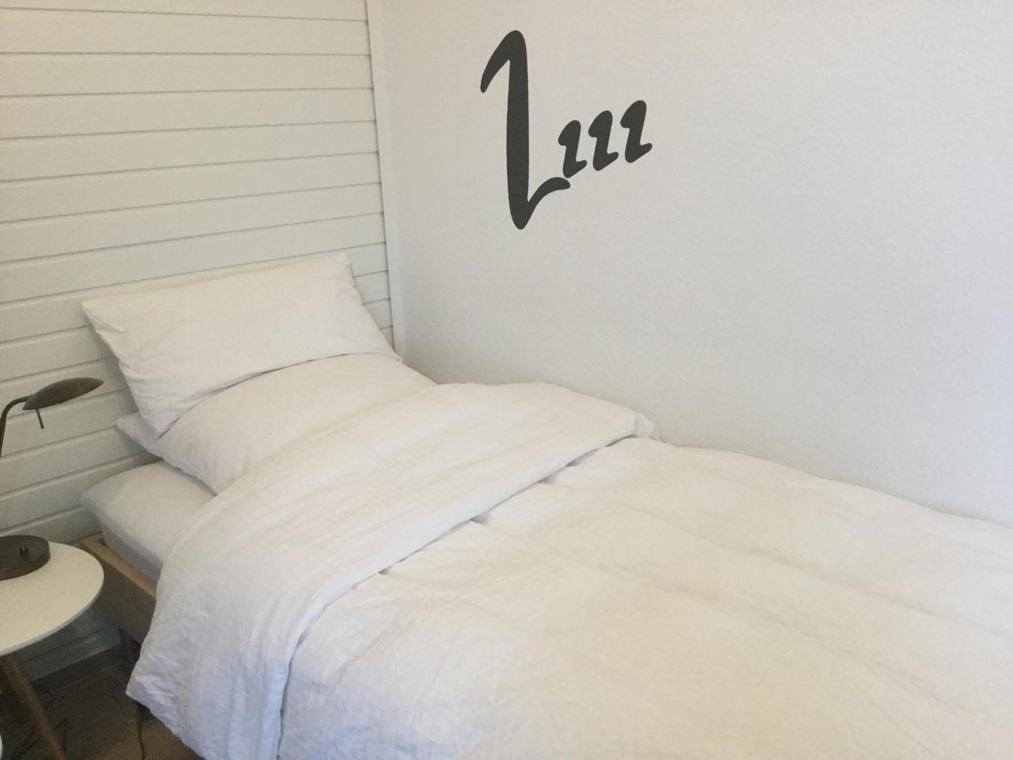 Ferienhaus Us lütt Hus und das Zimmer Linde im Haupthaus Oldenburg Zimmer foto