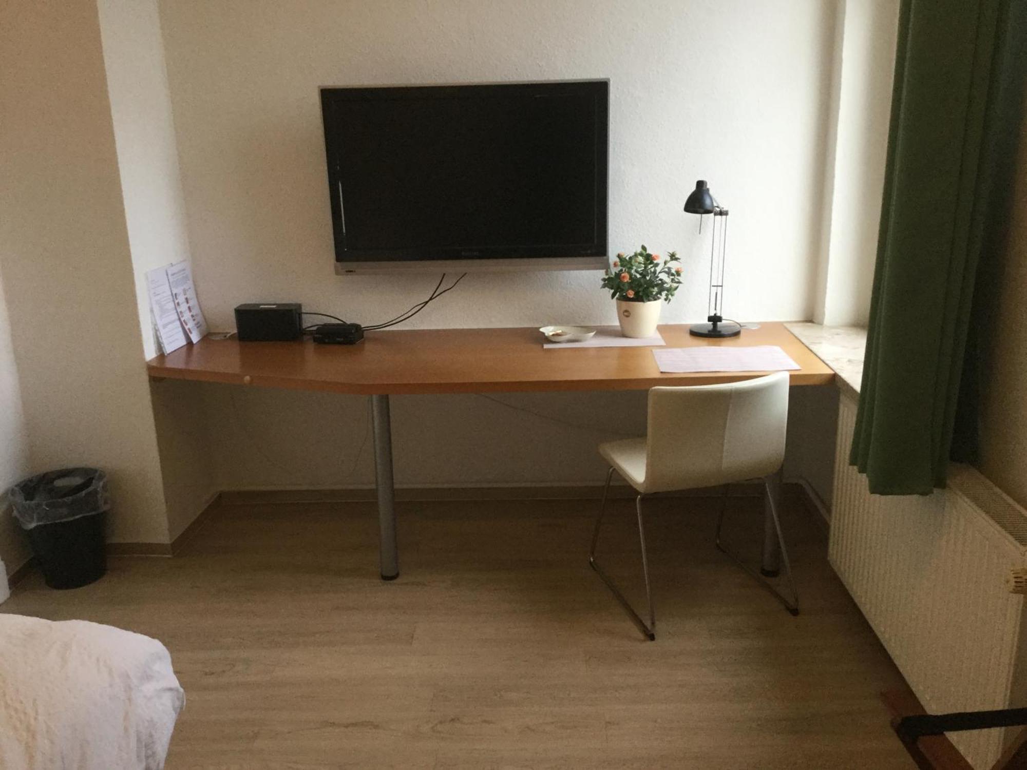 Ferienhaus Us lütt Hus und das Zimmer Linde im Haupthaus Oldenburg Zimmer foto